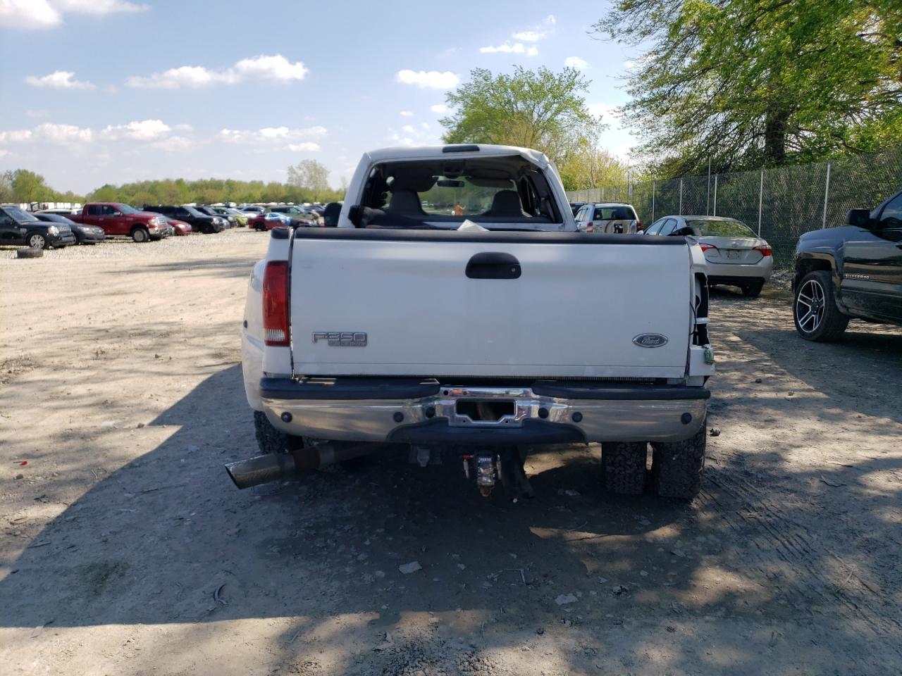 2002 Ford F350 Super Duty White vin: 1FTWW33F42EB14633