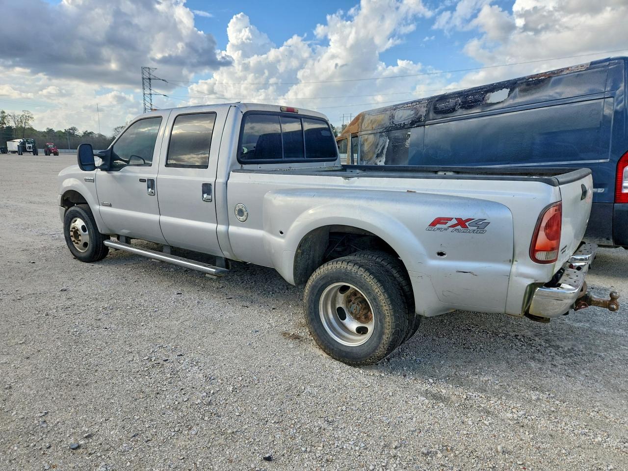 2005 Ford F350 Super Duty Silver vin: 1FTWW33P55ED37860