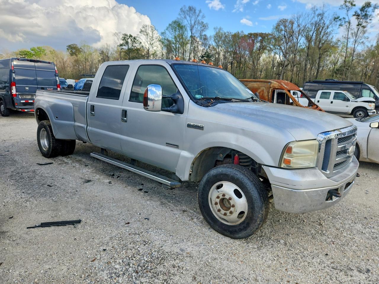 2005 Ford F350 Super Duty Silver vin: 1FTWW33P55ED37860