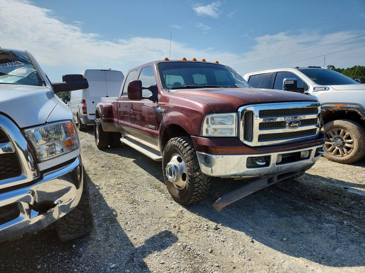 2005 Ford F350 Super Duty Brown vin: 1FTWW33PX5EA19717