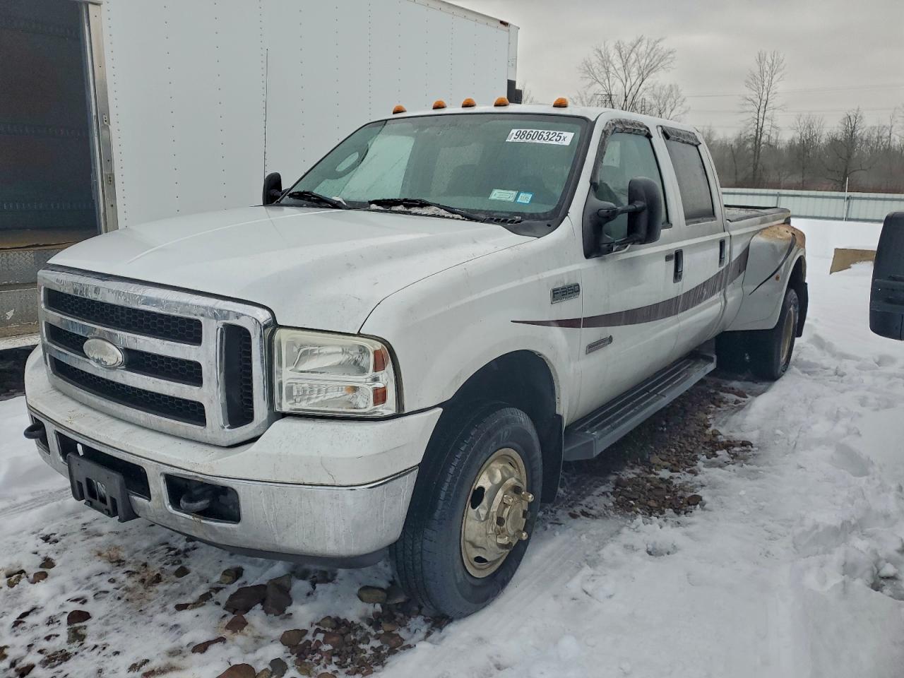 2007 Ford F350 Super Duty White vin: 1FTWW33PX7EB22896