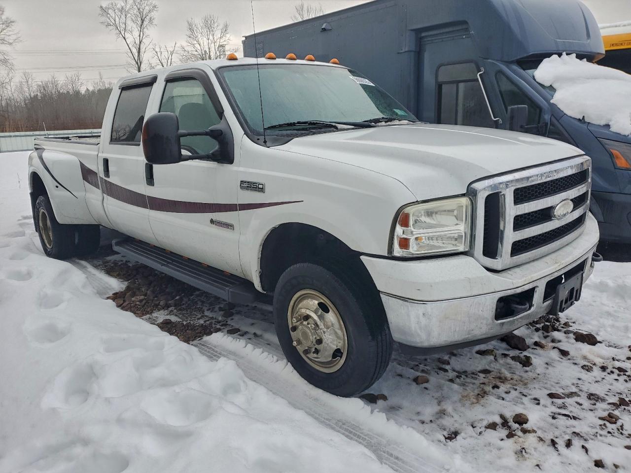 2007 Ford F350 Super Duty White vin: 1FTWW33PX7EB22896
