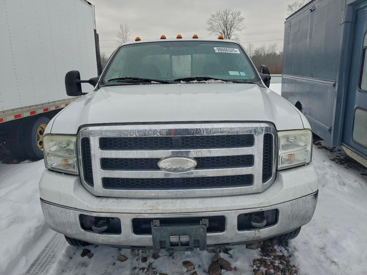 2007 Ford F350 Super Duty White vin: 1FTWW33PX7EB22896