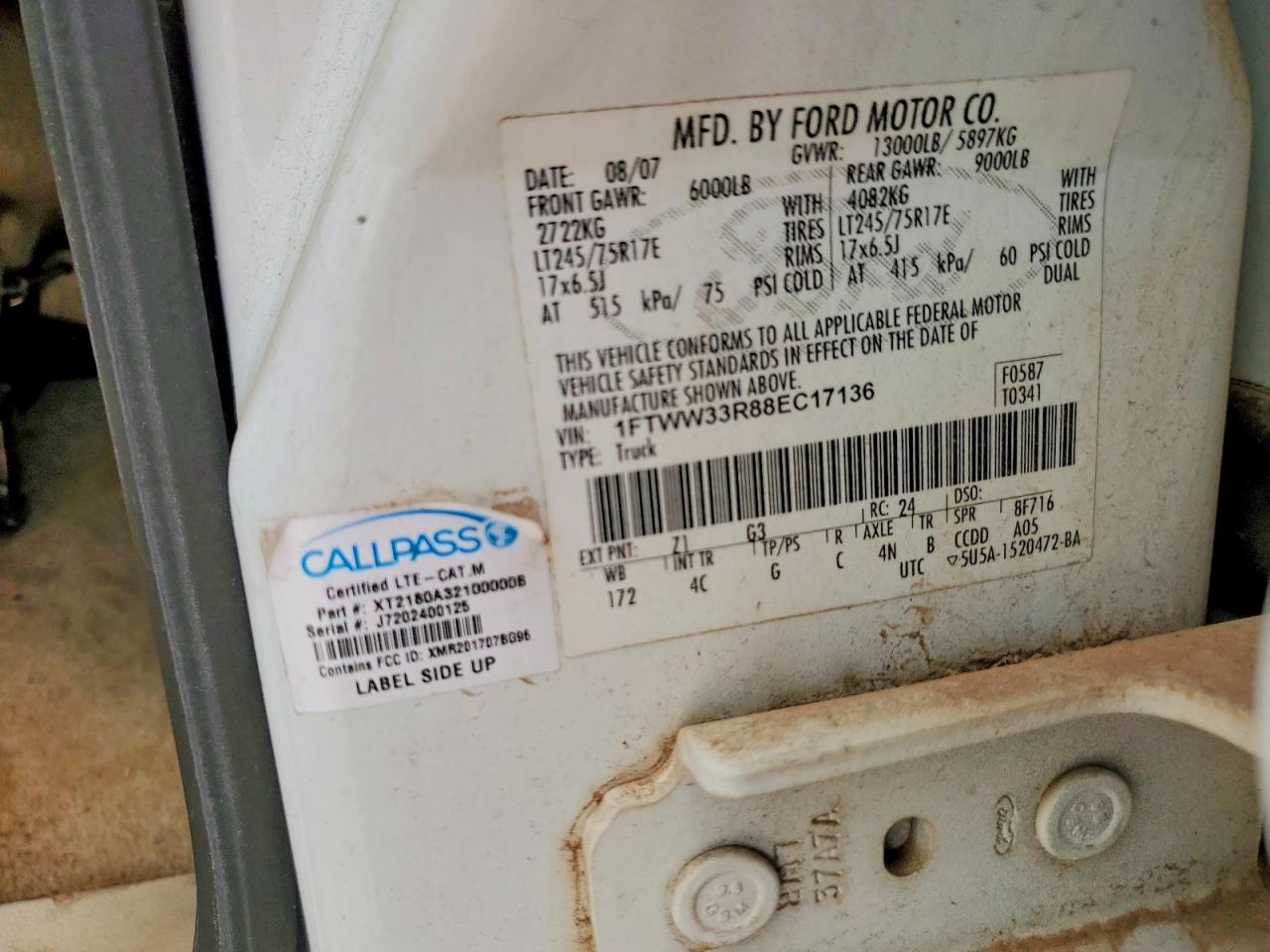 2008 Ford F350 Super Duty White vin: 1FTWW33R88EC17136
