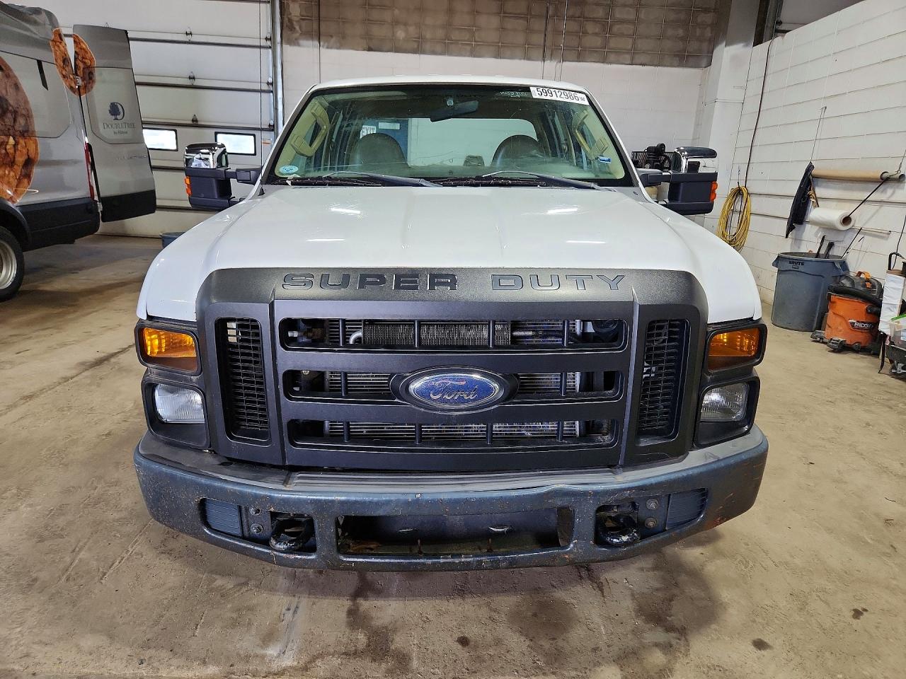 2010 Ford F350 Super Duty White vin: 1FTWW3A51AEA89473