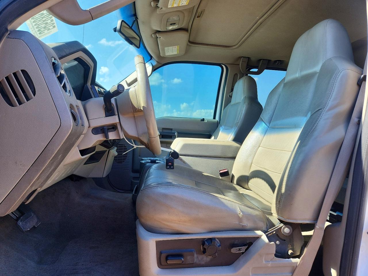2010 Ford F350 Super Duty White vin: 1FTWW3BR5AEA35658