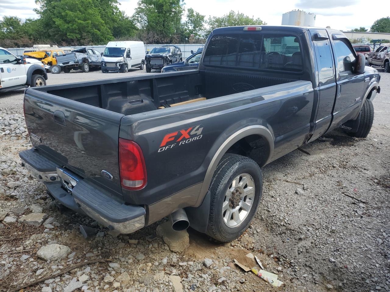2006 Ford F350 Srw Super Duty Gray vin: 1FTWX31P16EA87907 Damage: Right Front Door, Misaligned, Repair Required