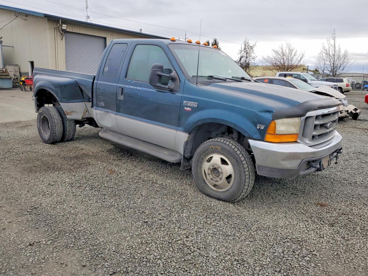 1999 Ford F350 Super Duty Blue vin: 1FTWX33F2XEB99525
