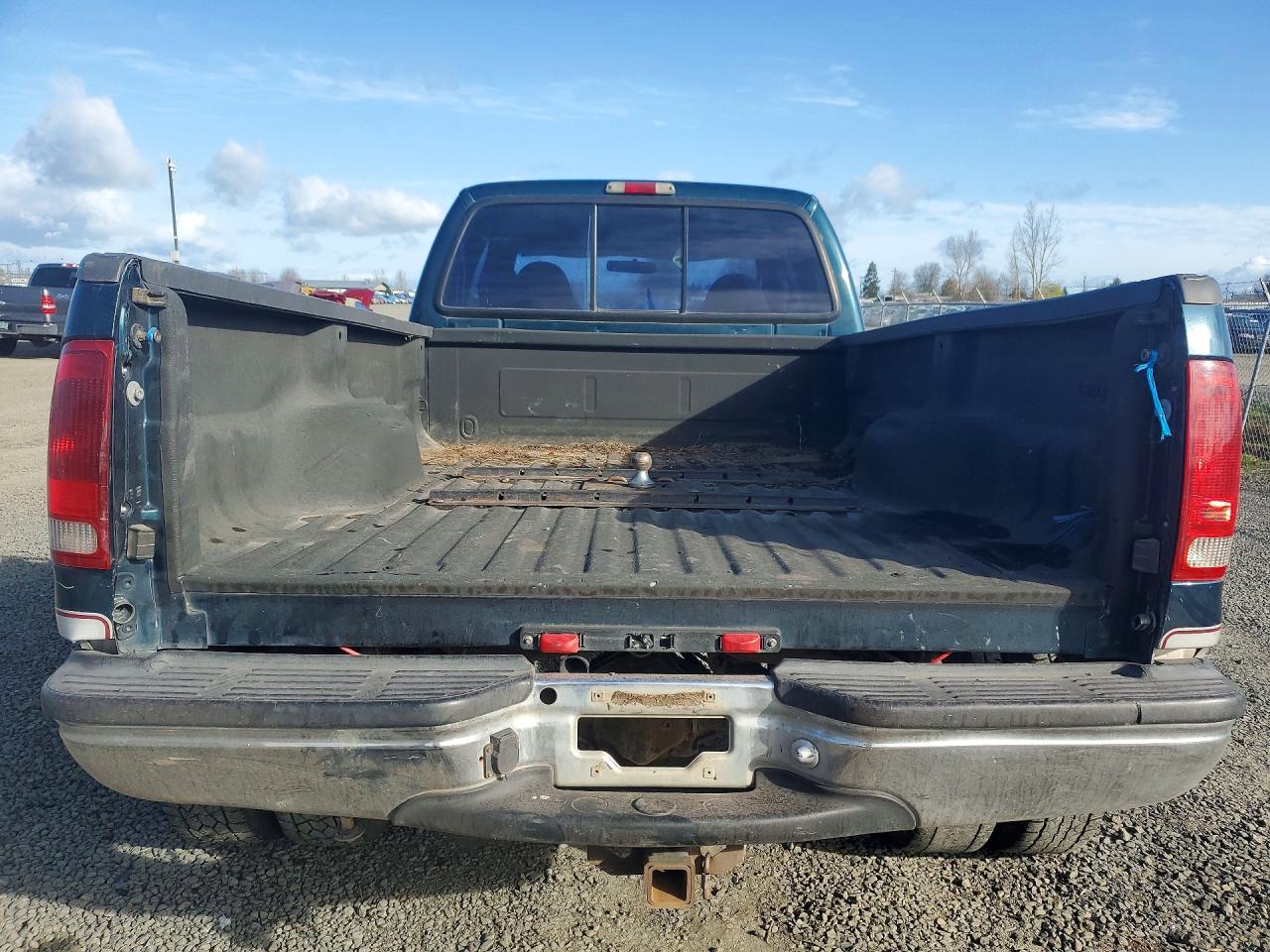 1999 Ford F350 Super Duty Blue vin: 1FTWX33F2XEB99525