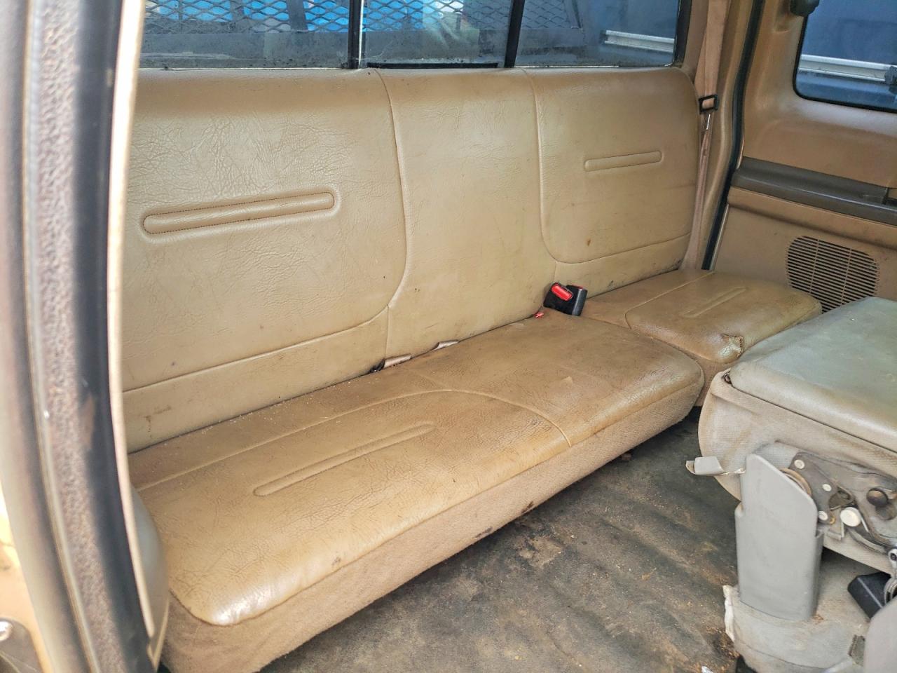 2000 Ford F350 Super Duty Gold vin: 1FTWX33F7YEB52492