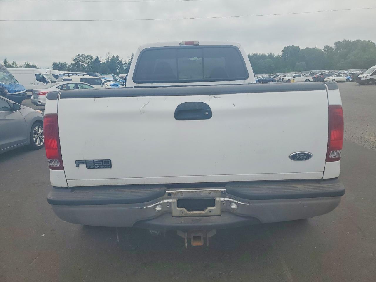 2000 Ford F350 Super Duty White vin: 1FTWX33S8YED76352