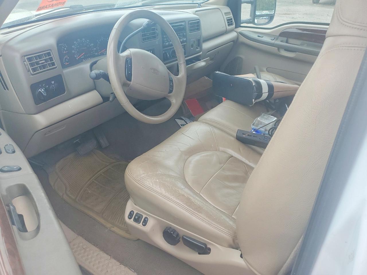 2000 Ford F350 Super Duty White vin: 1FTWX33S8YED76352