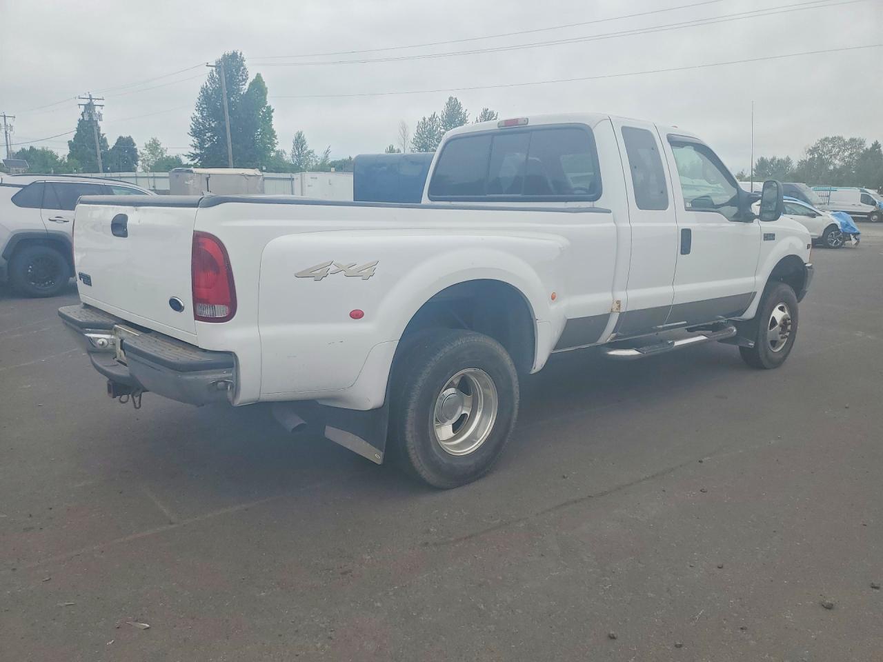 2000 Ford F350 Super Duty White vin: 1FTWX33S8YED76352