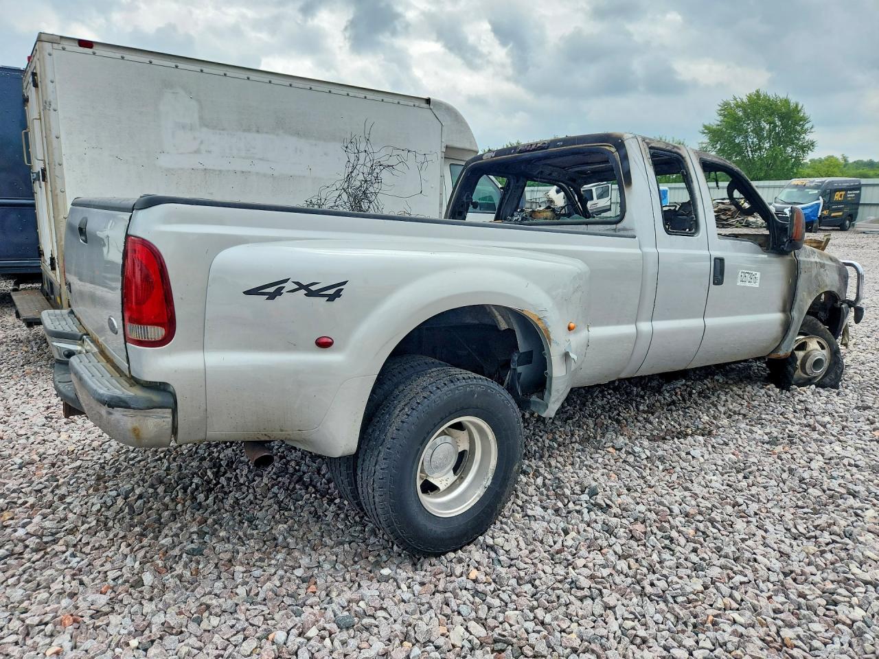 2004 Ford F350 Super Duty Серебряный vin: 1FTWX33S94ED44536