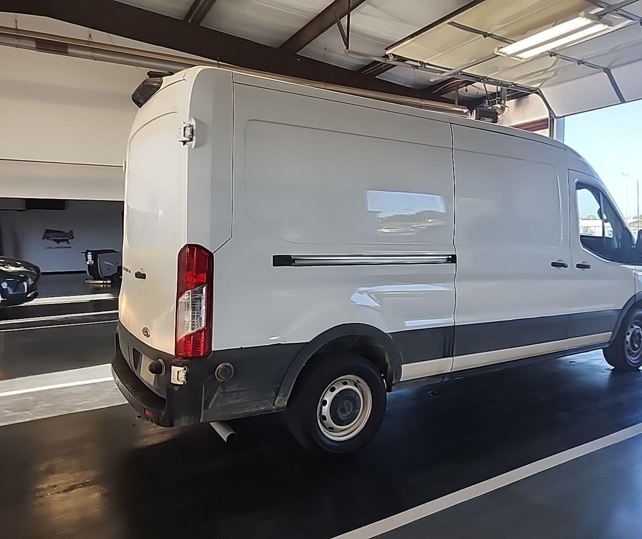 2020 Ford Transit-150 vin: 1FTYE1C80LKA46318