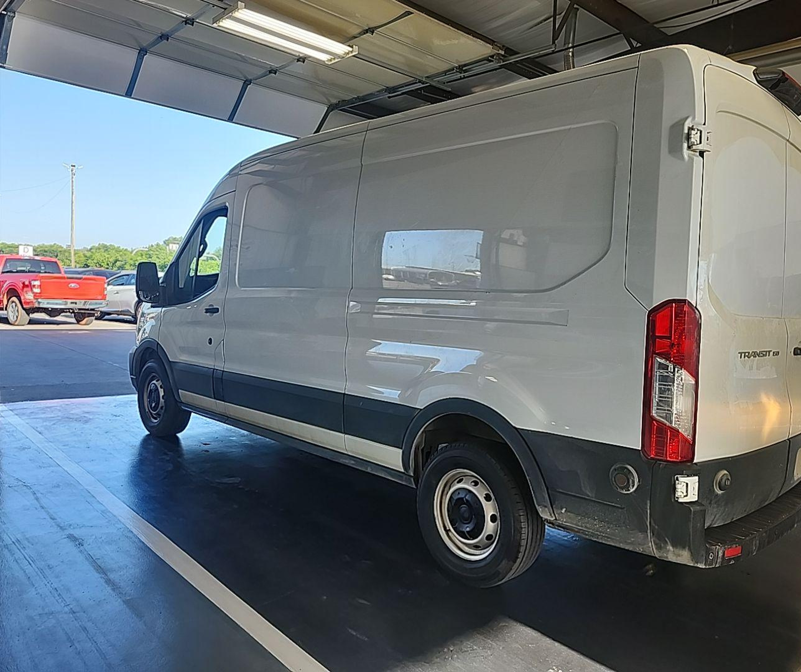 2020 Ford Transit-150 vin: 1FTYE1C80LKA46318