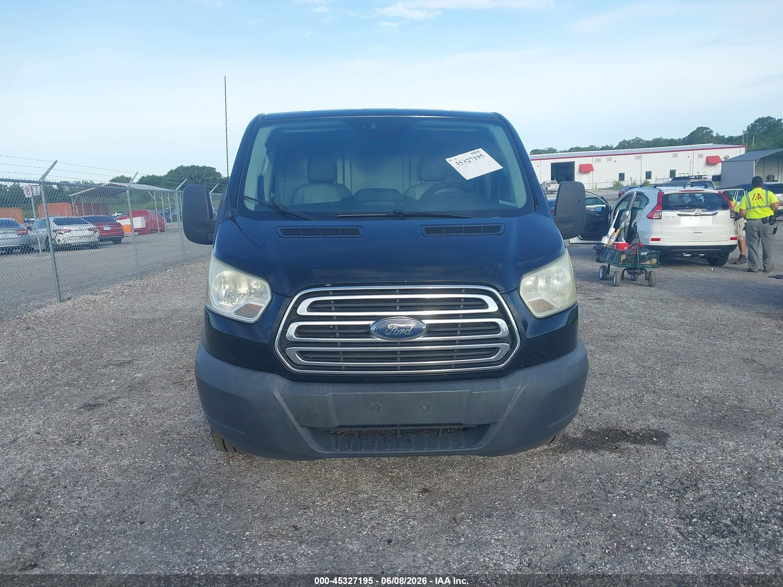 2016 Ford Transit-150   Черный vin: 1FTYE1YM2GKA38278