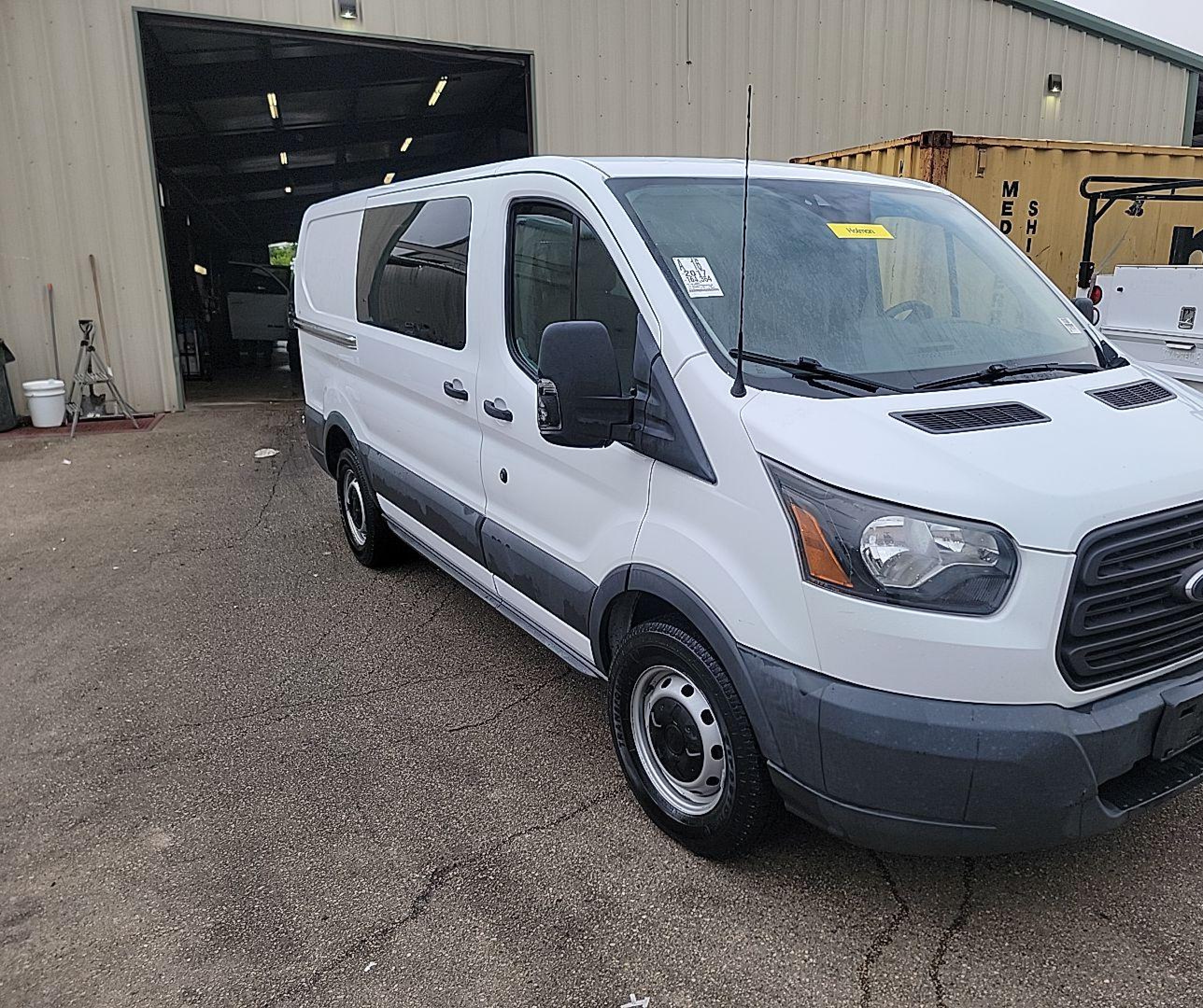 2017 Ford Transit-150   vin: 1FTYE1YM3HKB32719
