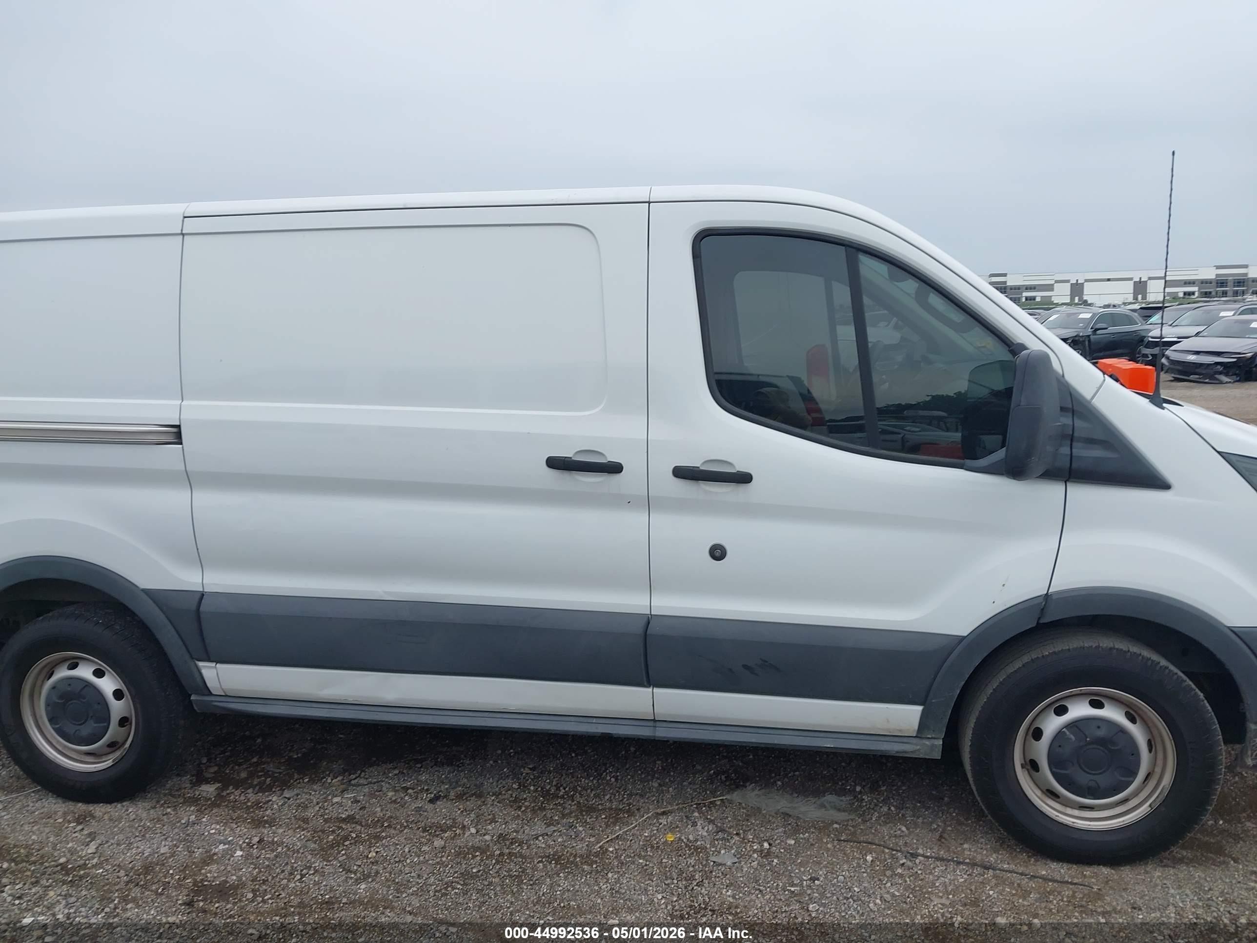 2016 Ford Transit-150   Белый vin: 1FTYE1YM6GKB43745