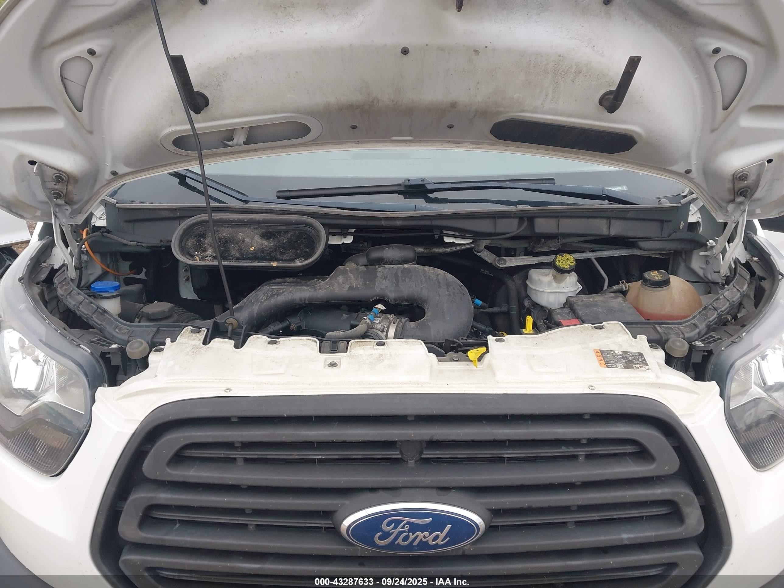 2018 Ford Transit-150   Белый vin: 1FTYE1ZM1JKA84707