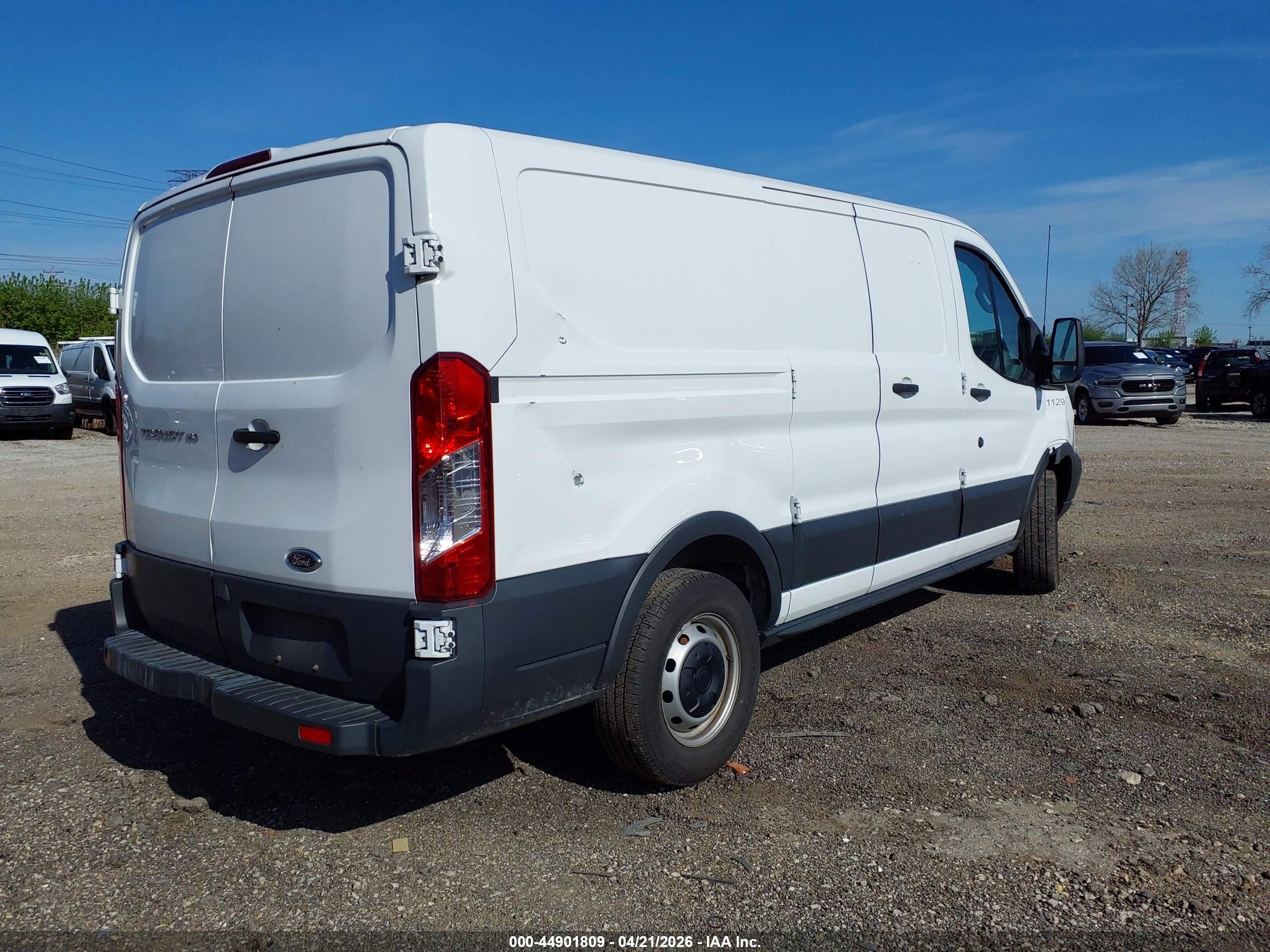 2017 Ford Transit-150   Белый vin: 1FTYE1ZM2HKB04649