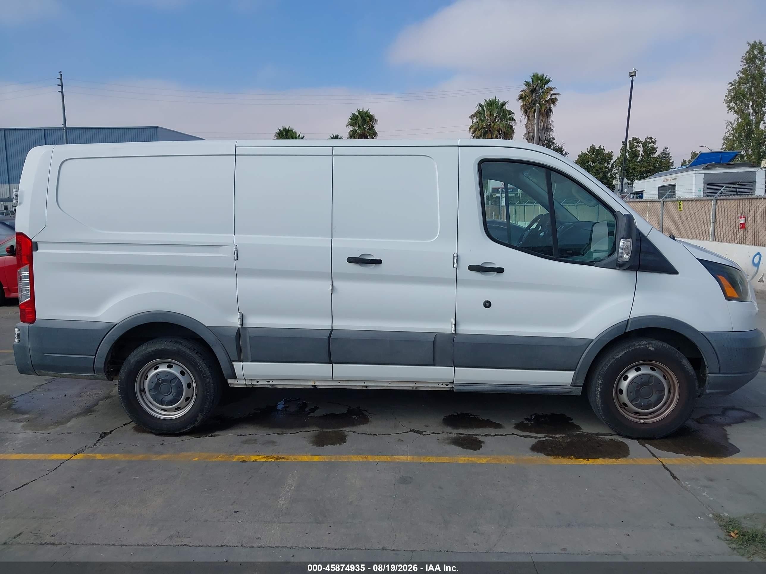 2016 Ford Transit-150 White vin: 1FTYE1ZM4GKA81048