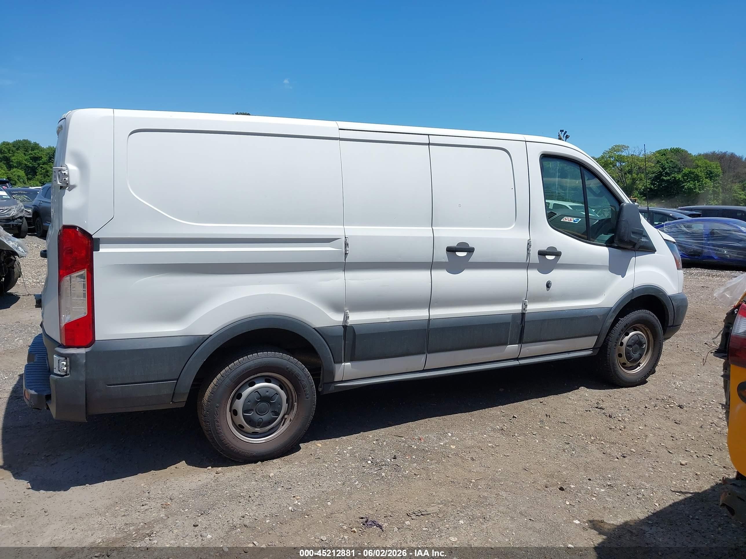 2018 Ford Transit-150   White vin: 1FTYE1ZM9JKA48358