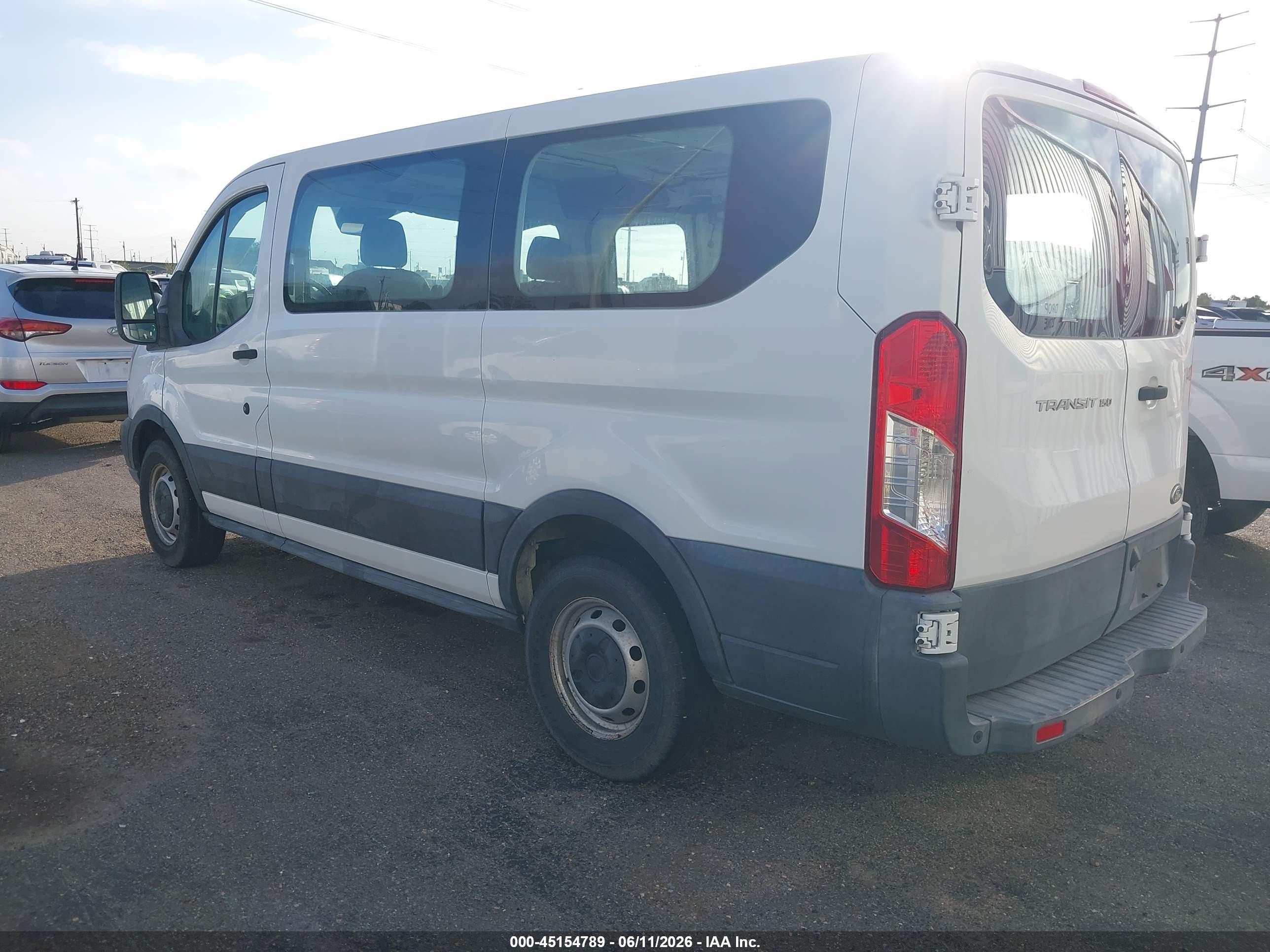 2016 Ford Transit-150   Белый vin: 1FTYE1ZMXGKB41835