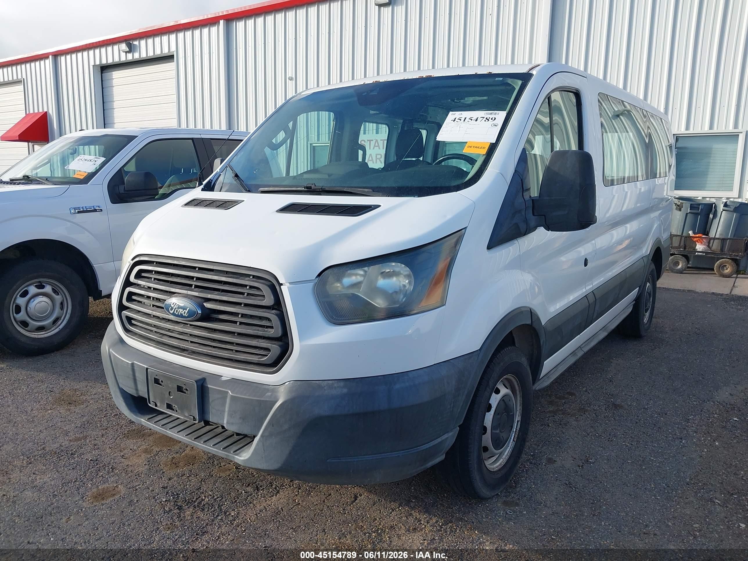 2016 Ford Transit-150   Белый vin: 1FTYE1ZMXGKB41835
