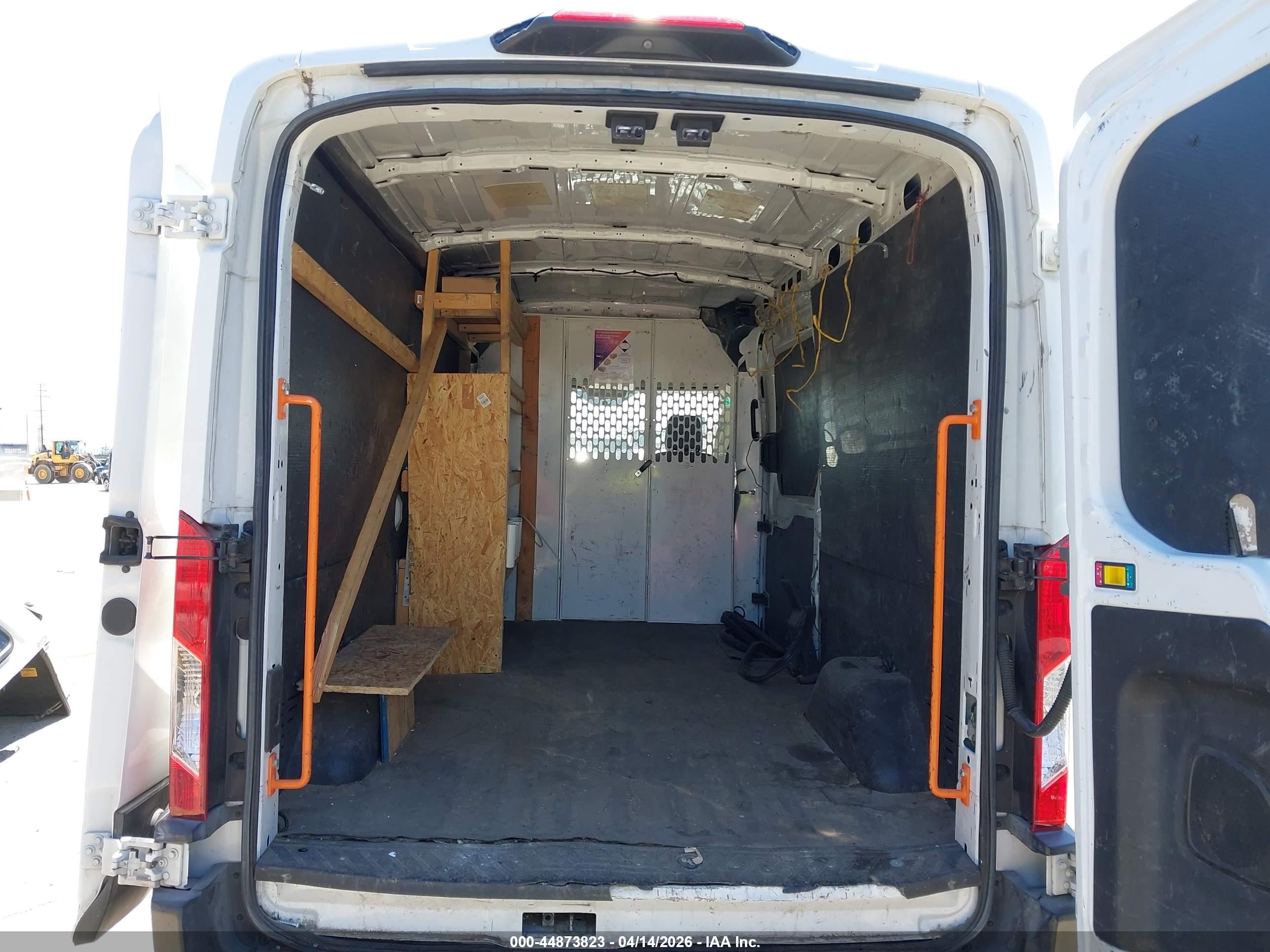 2019 Ford Transit-150 Белый vin: 1FTYE2CM1KKB49183