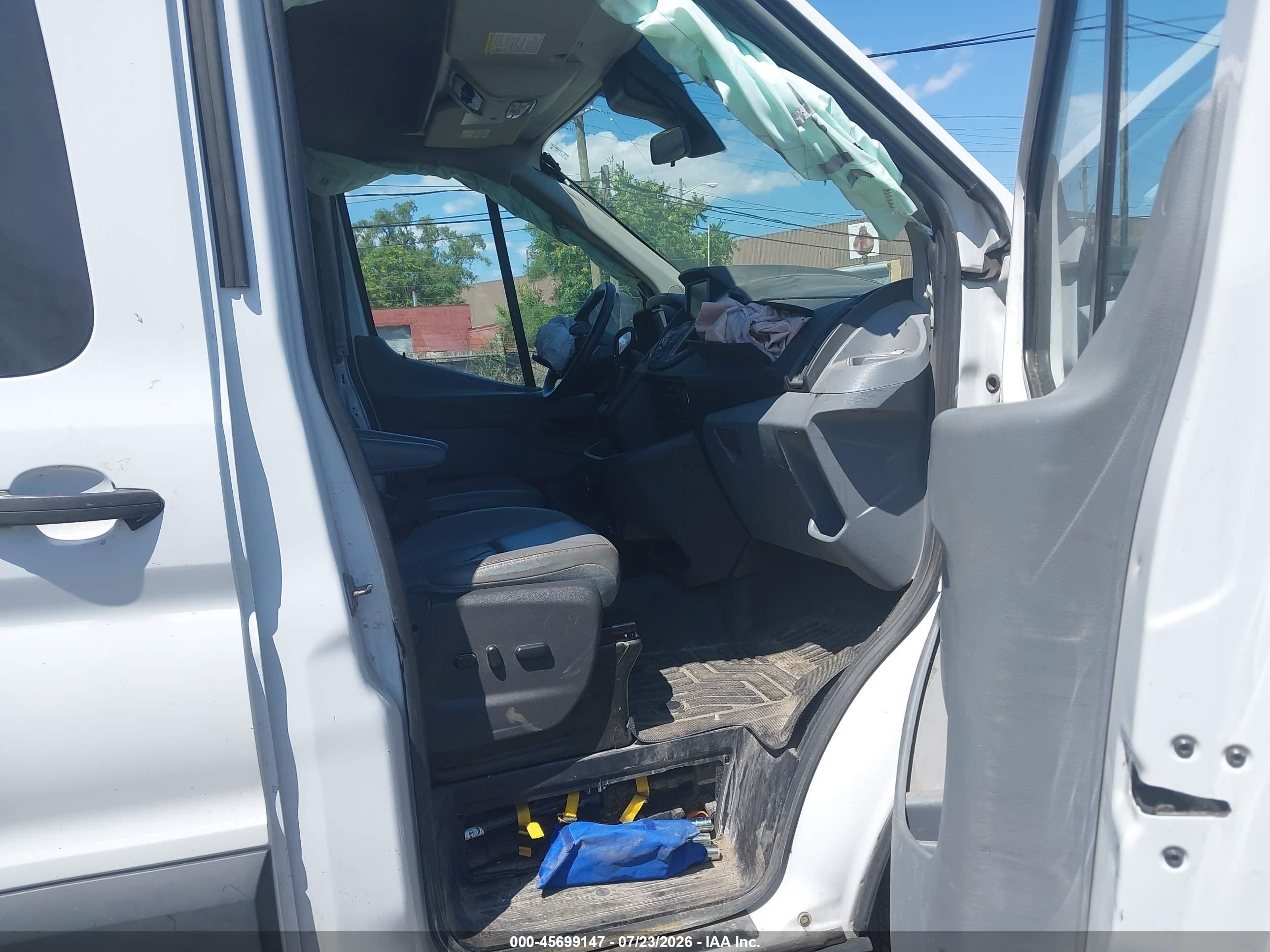 2015 Ford Transit-150   White vin: 1FTYE2CM2FKA49003