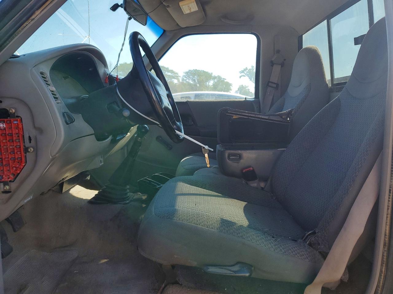 1998 Ford Ranger Green vin: 1FTYR10C0WPB37349