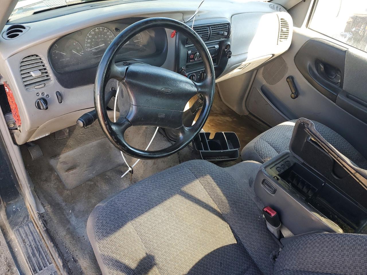1998 Ford Ranger Green vin: 1FTYR10C0WPB37349