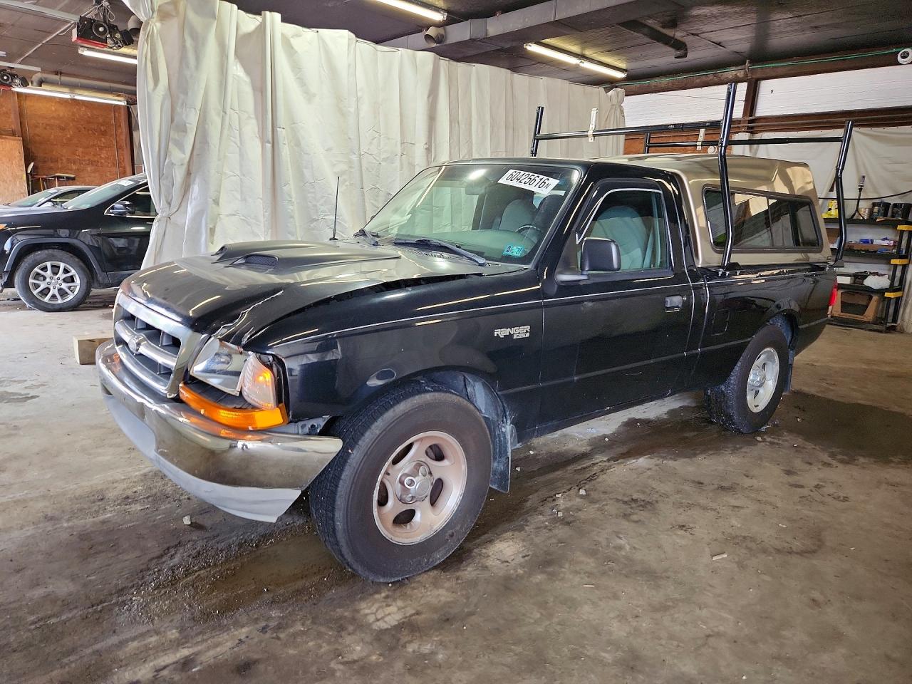 2000 Ford Ranger Black vin: 1FTYR10C0YTB02885