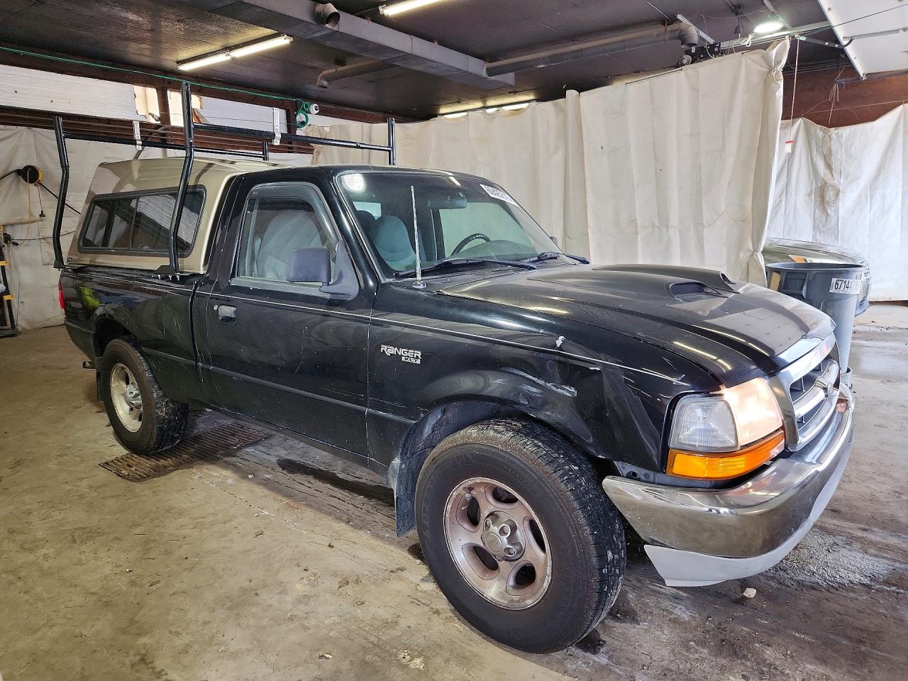 2000 Ford Ranger Black vin: 1FTYR10C0YTB02885
