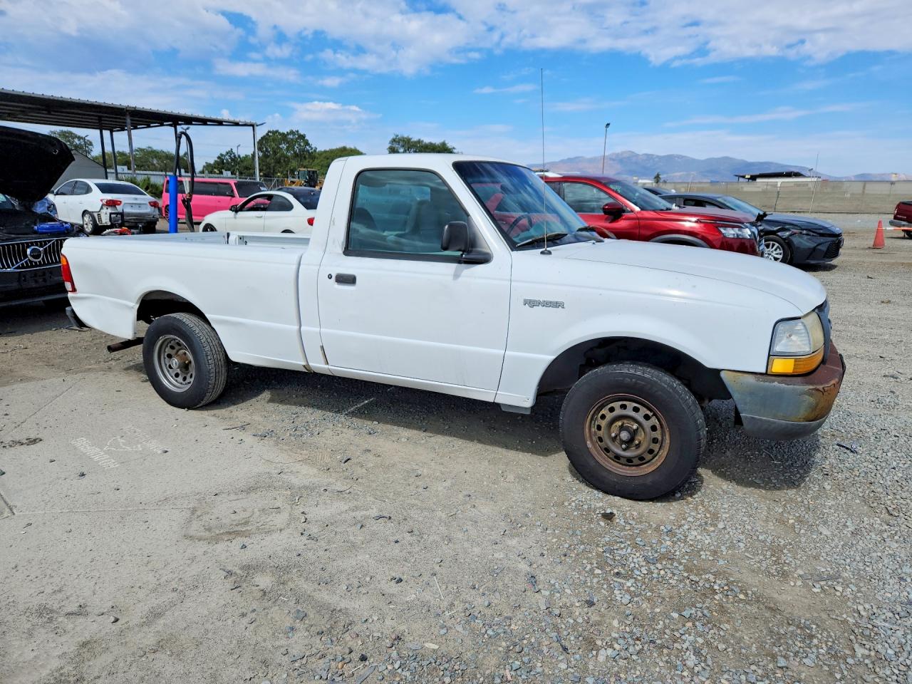1998 Ford Ranger White vin: 1FTYR10C1WUA25161