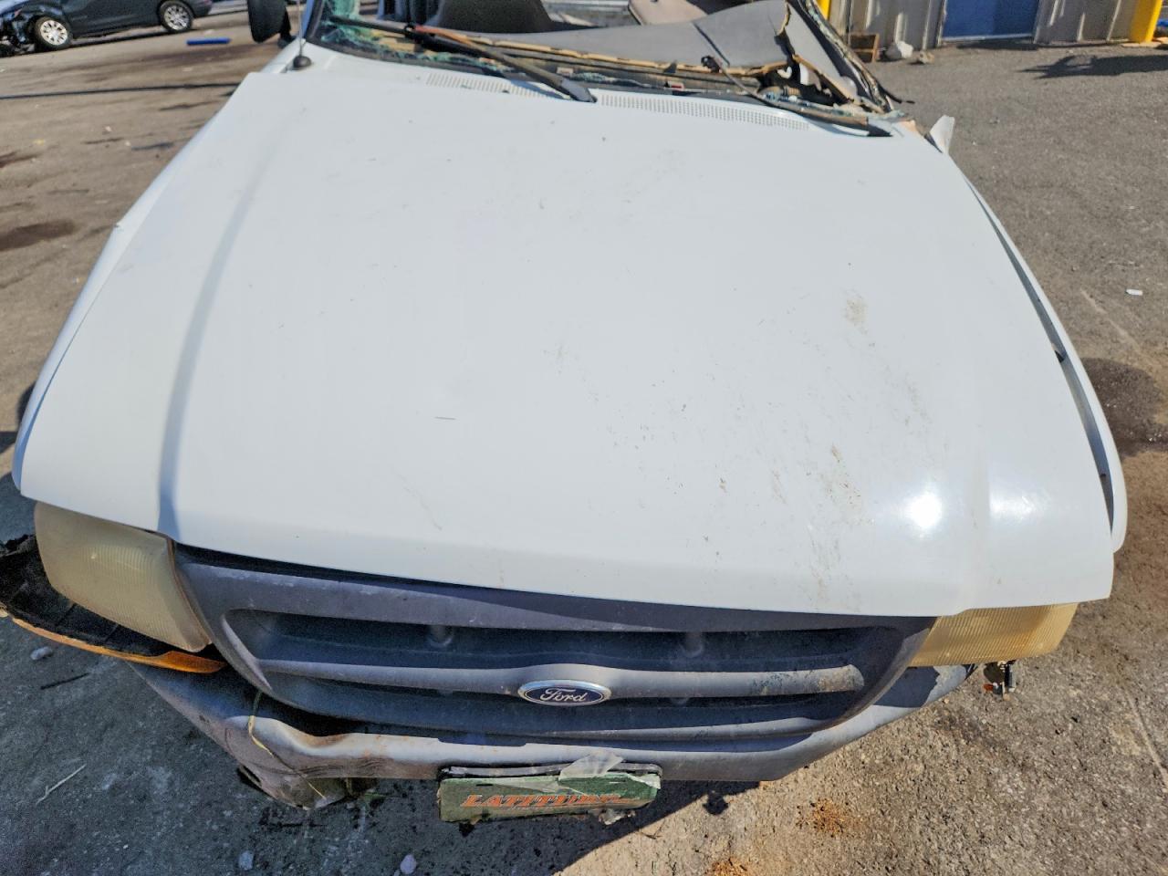 2000 Ford Ranger White vin: 1FTYR10C1YTA26805