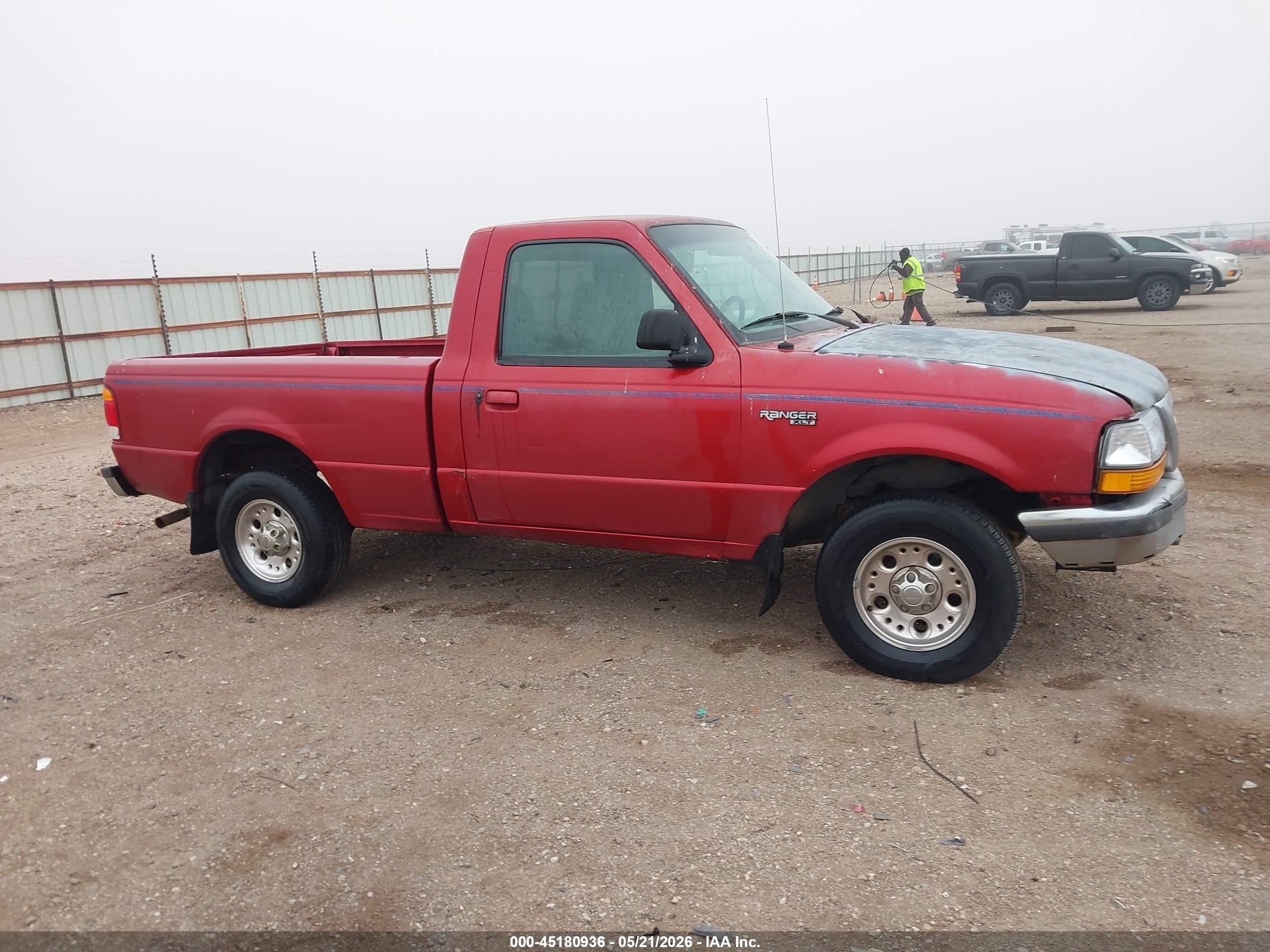 1998 Ford Ranger Splash/xl/xlt Red vin: 1FTYR10C2WUC52567