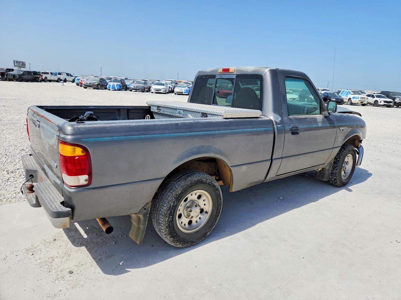 1998 Ford Ranger Gray vin: 1FTYR10C2WUC58675