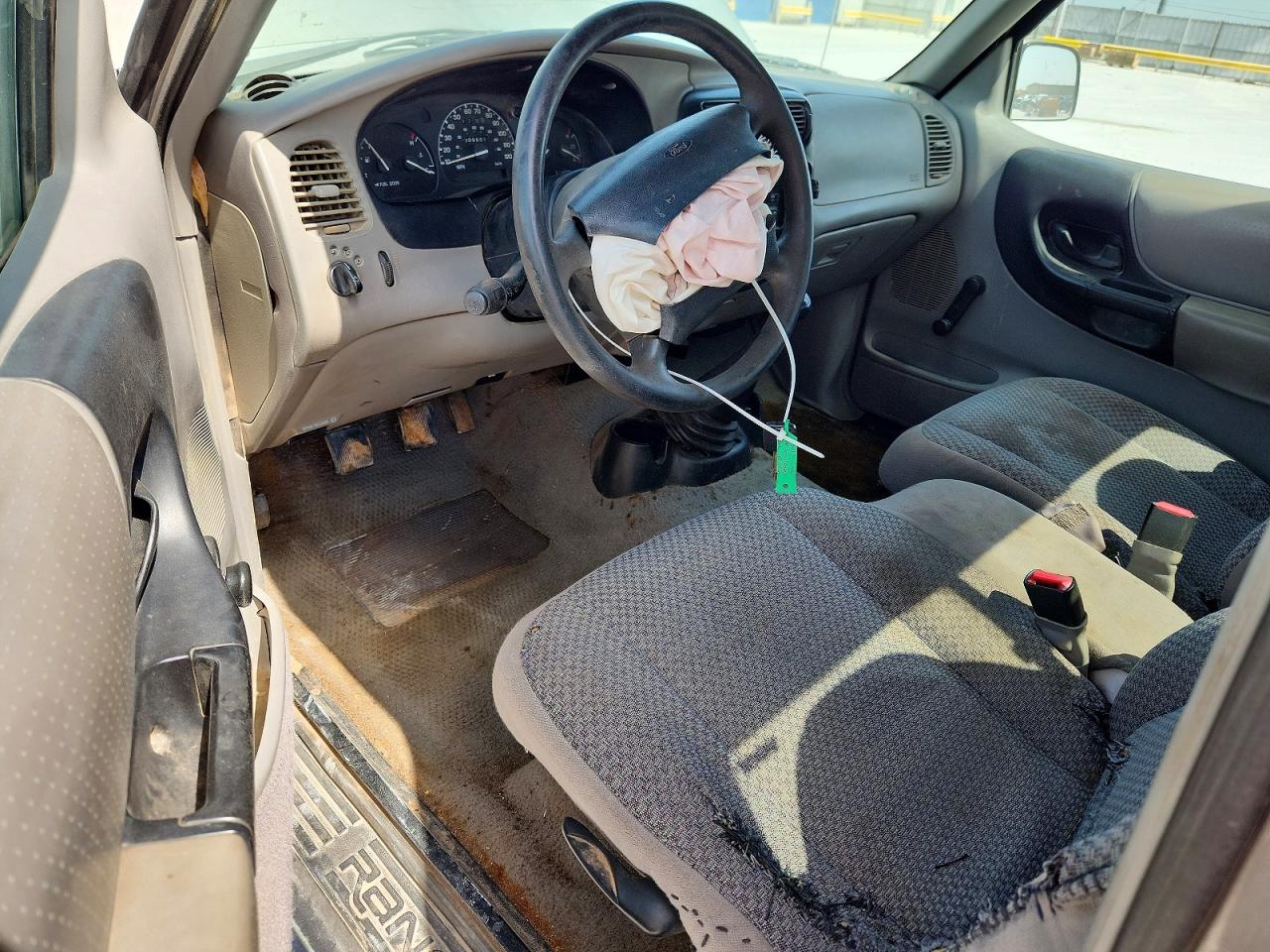 1998 Ford Ranger Gray vin: 1FTYR10C2WUC58675