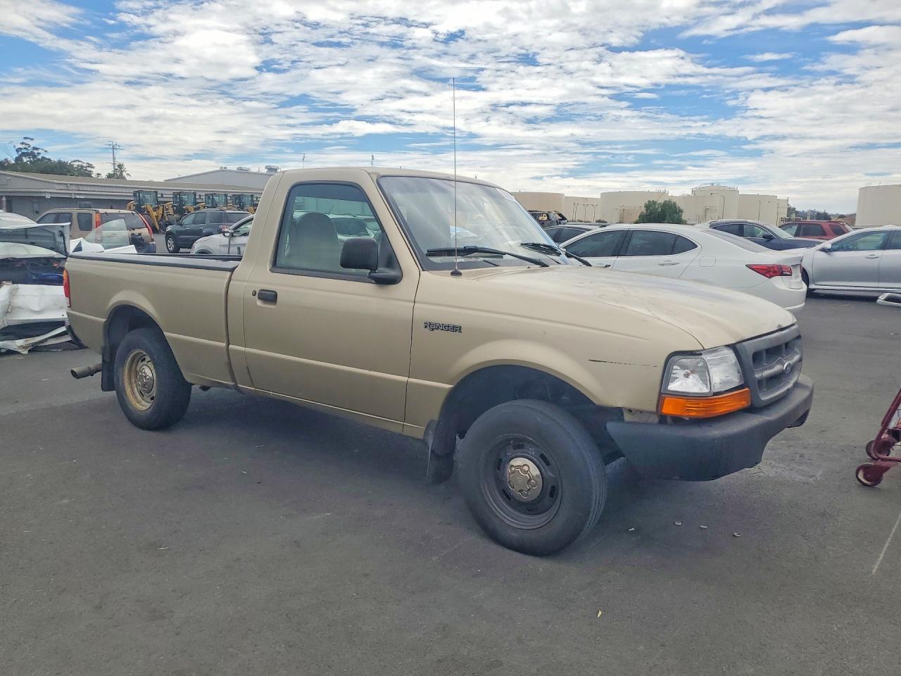 1999 Ford Ranger Желто-коричневый vin: 1FTYR10C2XPB64103