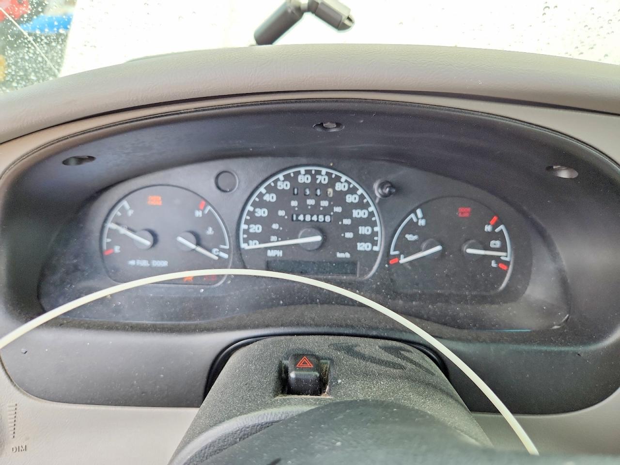 2000 Ford Ranger White vin: 1FTYR10C2YPA01162