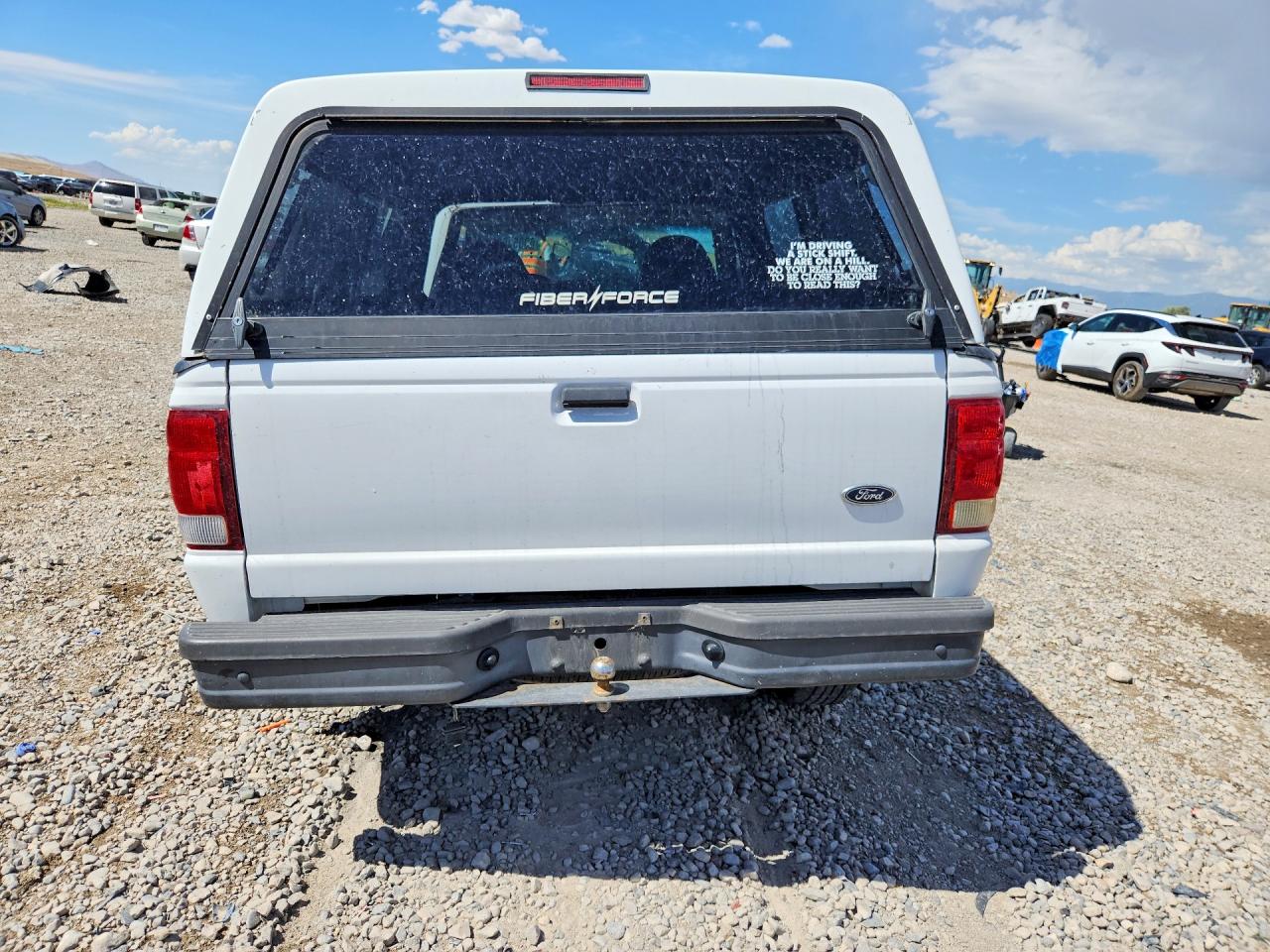 2000 Ford Ranger White vin: 1FTYR10C2YPA01162