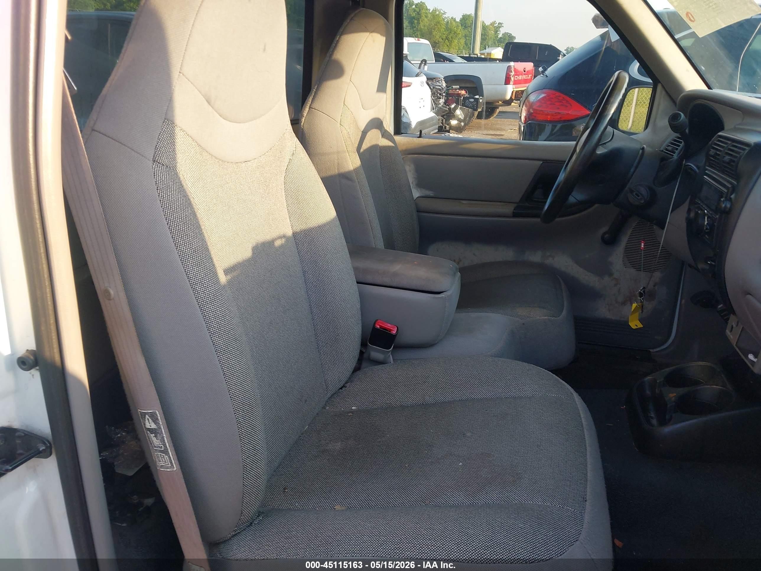 2000 Ford Ranger Xl/xlt White vin: 1FTYR10C3YPA42836