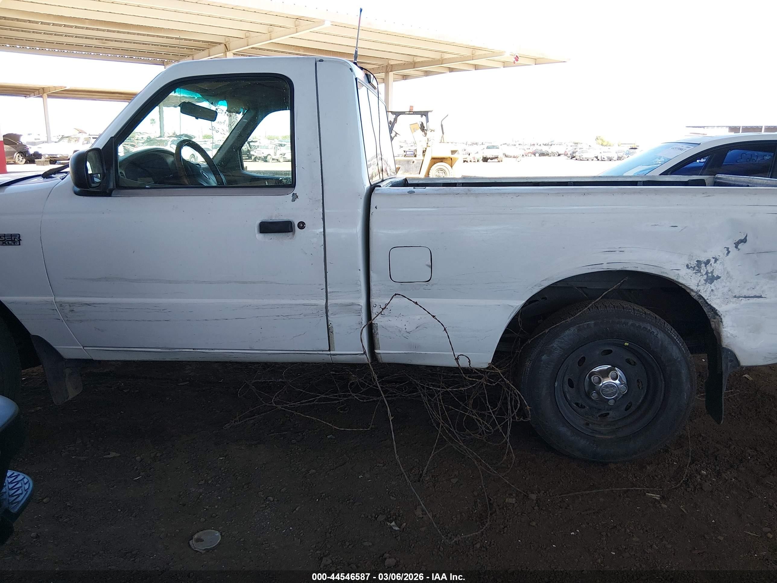 2001 Ford Ranger Xl/xlt White vin: 1FTYR10C41PA22259