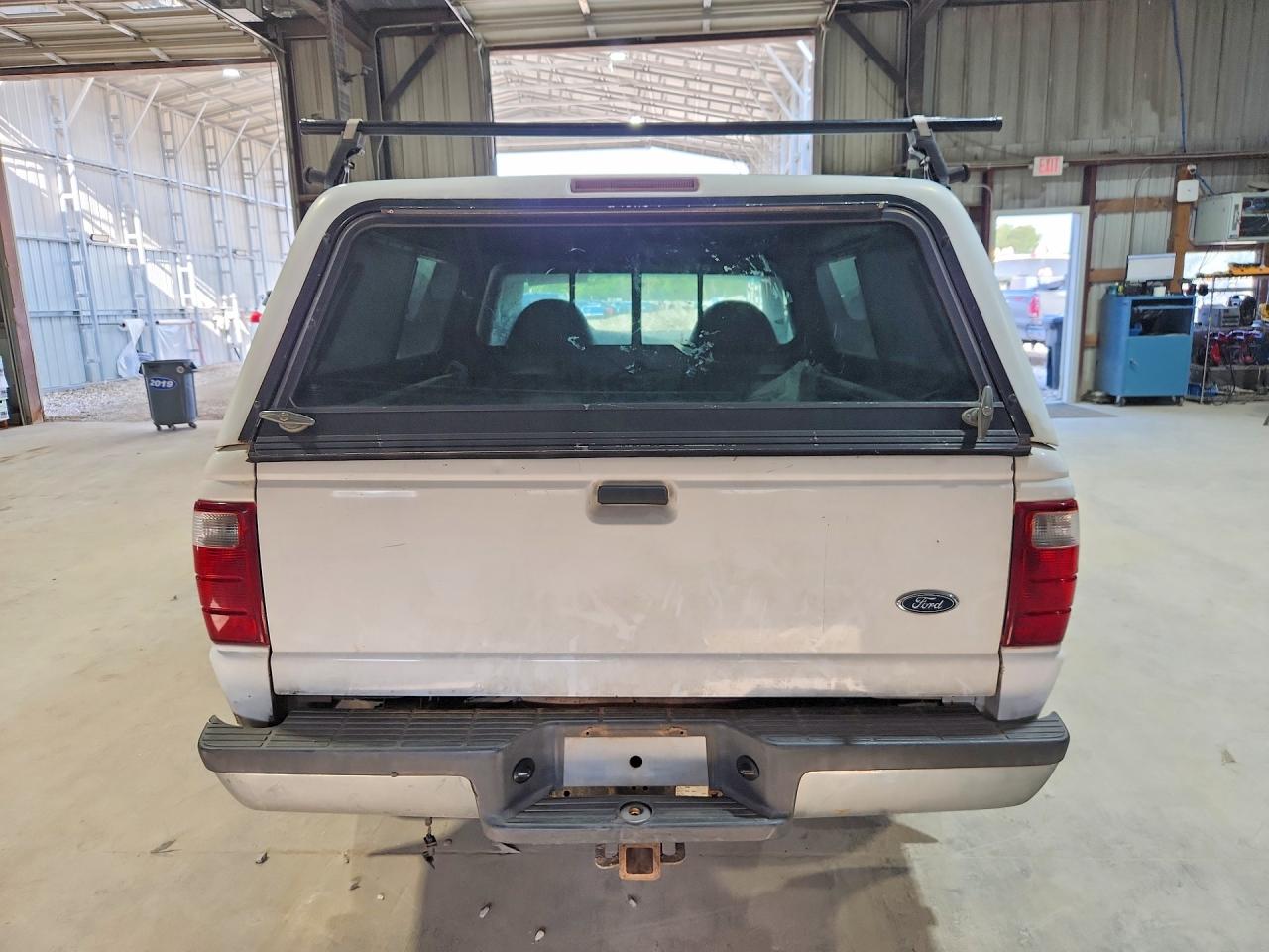 2001 Ford Ranger White vin: 1FTYR10C41TA45189