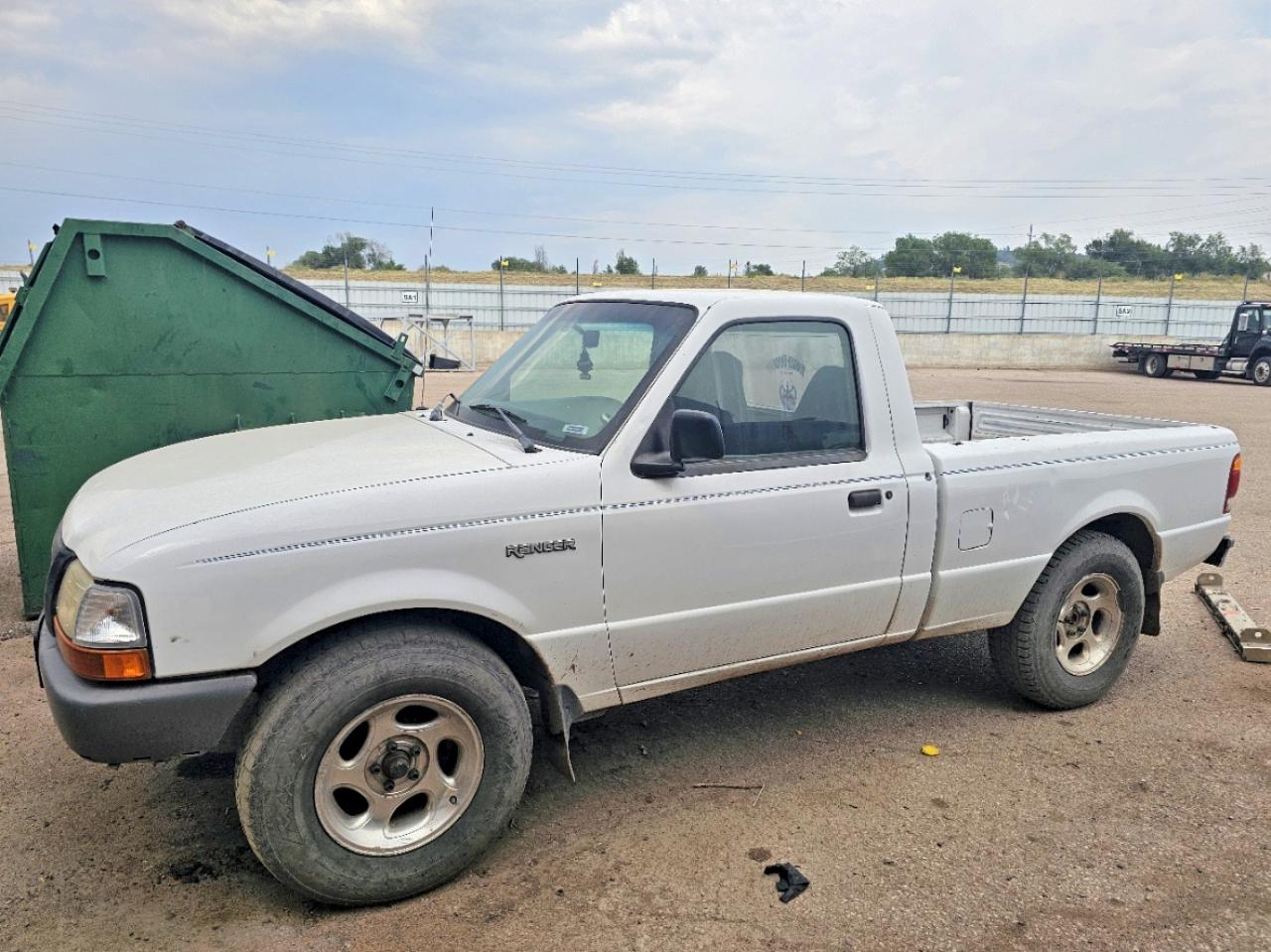 1998 Ford Ranger Белый vin: 1FTYR10C4WUD05995