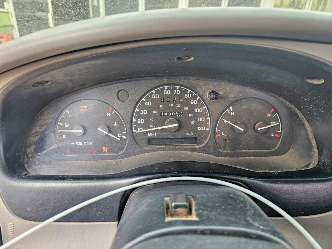 1998 Ford Ranger Белый vin: 1FTYR10C4WUD05995