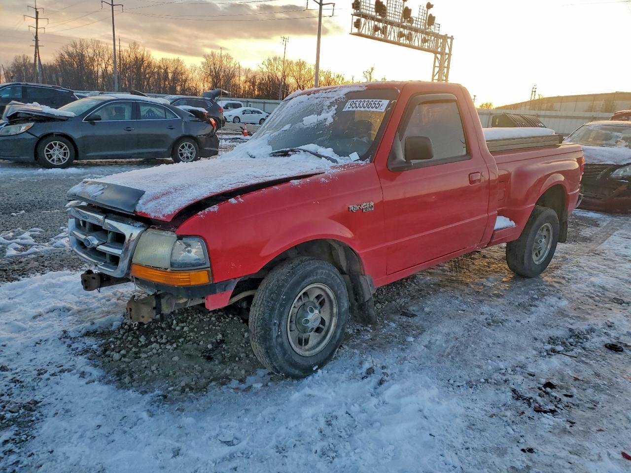 1998 Ford Ranger Burgundy vin: 1FTYR10C5WPA65175