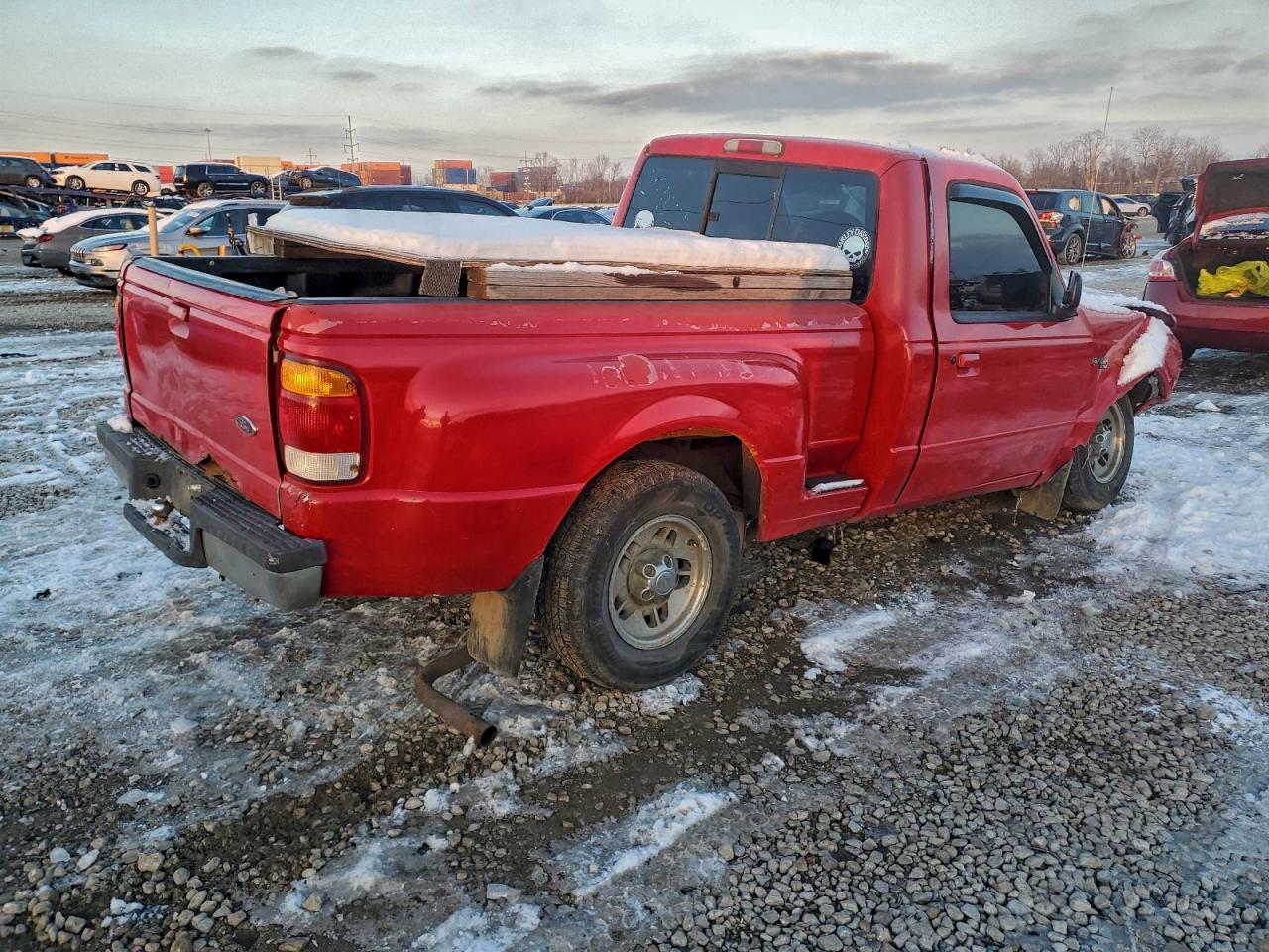 1998 Ford Ranger Burgundy vin: 1FTYR10C5WPA65175